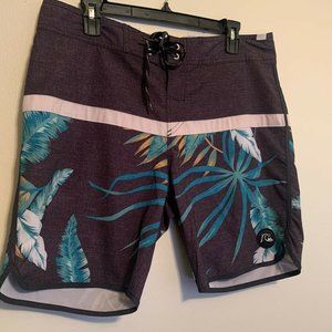 Sizes 27 to 34. Men/'s Boys 4-Way Stretch DIAMOND DOBBY Boardshorts QUIKSILVER